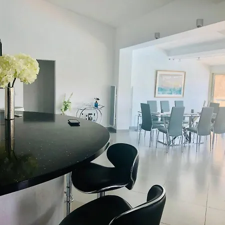 4 Bedroom, Private Heated Pool