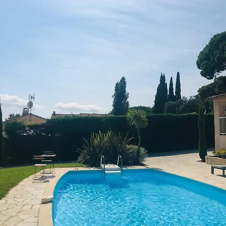4 Bedroom, Private Heated Pool Vila